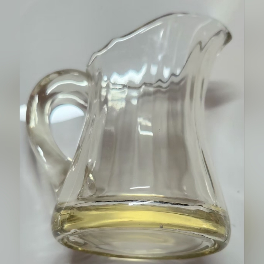 US Glass Co. Vintage Yellow Glass Small Creamer Pitcher Syrup Server (READ)